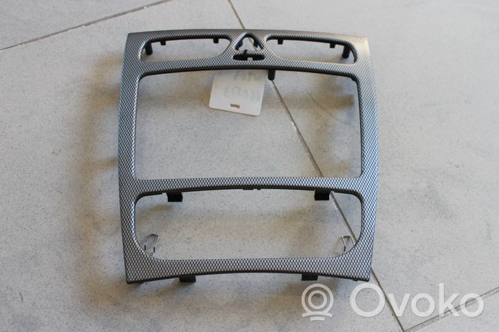 Mercedes-Benz C W203 Cadre, panneau d'unité radio / GPS A2036802439