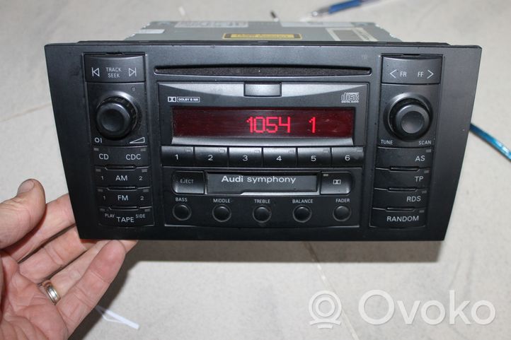 Audi A6 S6 C5 4B Panel / Radioodtwarzacz CD/DVD/GPS 4B0035195