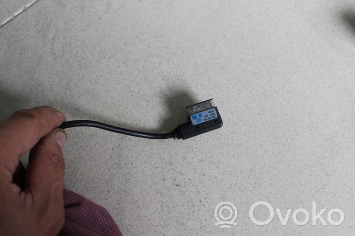 Skoda Superb B6 (3T) Connettore plug in USB 5N0035558