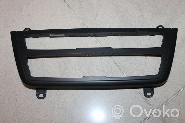 BMW 3 F30 F35 F31 Cadre, panneau d'unité radio / GPS 9207195