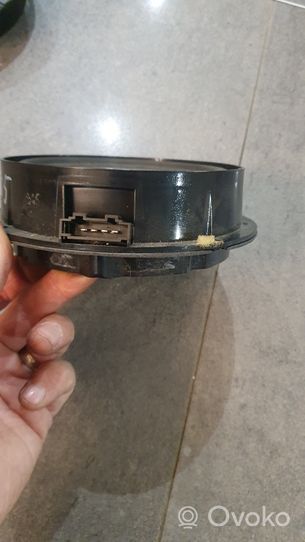 Volkswagen Golf IV Enceinte de porte arrière 6INCH