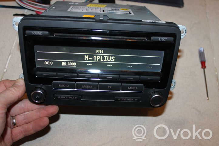 Volkswagen Tiguan Unità principale autoradio/CD/DVD/GPS 1K0035186AQ