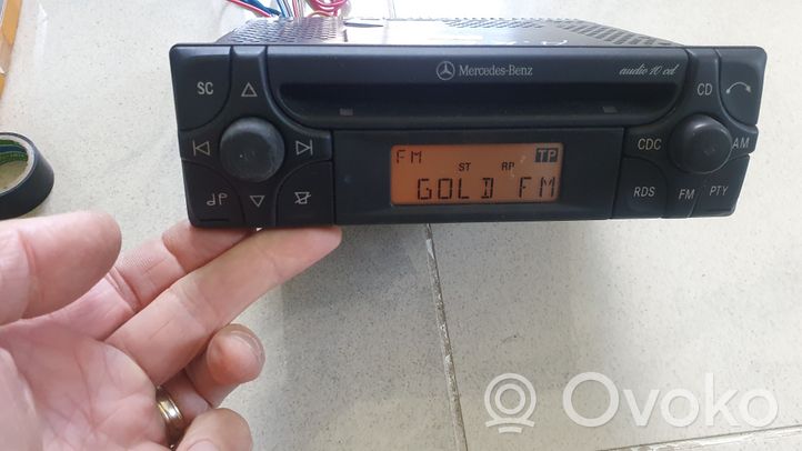 Mercedes-Benz E W124 Panel / Radioodtwarzacz CD/DVD/GPS A1708200386