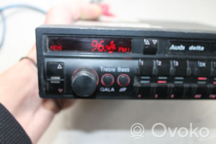 Audi A8 S8 D2 4D Unità principale autoradio/CD/DVD/GPS 4D0035192