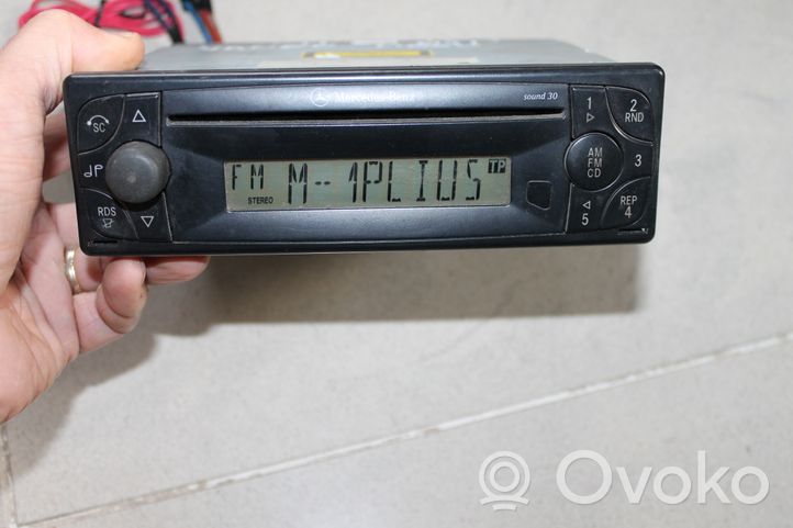 Mercedes-Benz Vaneo W414 Panel / Radioodtwarzacz CD/DVD/GPS A0048201486