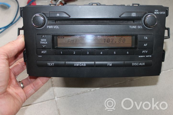 Toyota Auris 150 Unité principale radio / CD / DVD / GPS 8612002A50