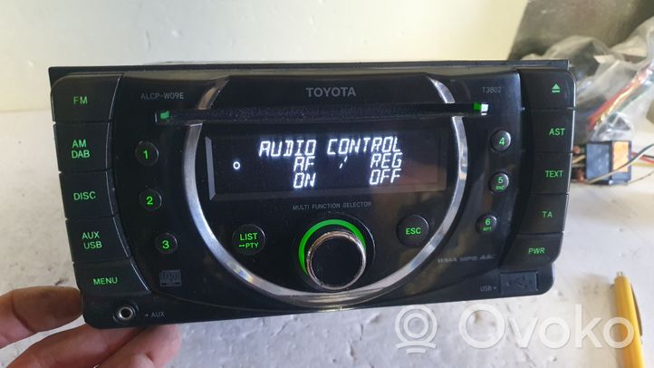 Toyota Previa (XR30, XR40) II Panel / Radioodtwarzacz CD/DVD/GPS PZ47600212A0