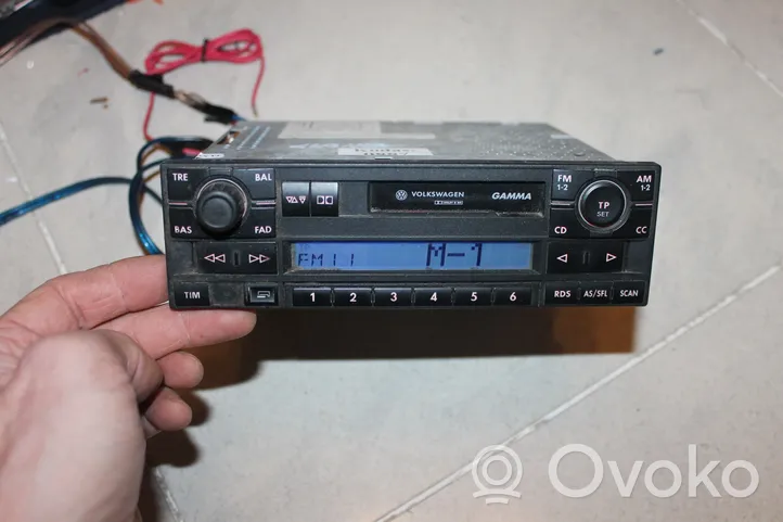 Volkswagen Transporter - Caravelle T5 Radio/CD/DVD/GPS-pääyksikkö 1J0035119A