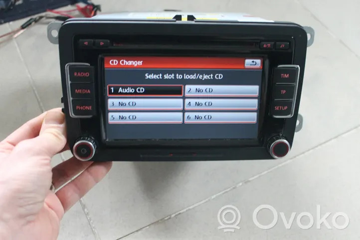 Volkswagen Touran II Unità principale autoradio/CD/DVD/GPS 3C8035190C