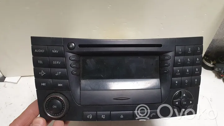 Mercedes-Benz E W211 Panel / Radioodtwarzacz CD/DVD/GPS A2118273842