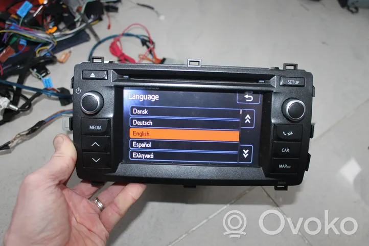 Toyota Auris E180 Unité principale radio / CD / DVD / GPS 8614002030