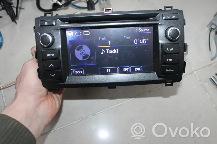 Toyota Auris E180 Unité principale radio / CD / DVD / GPS 8614002030