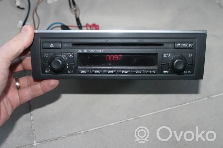 Audi A4 S4 B7 8E 8H Unità principale autoradio/CD/DVD/GPS 8E0035186