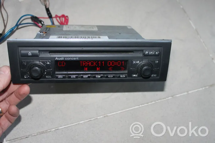 Audi A4 S4 B7 8E 8H Unità principale autoradio/CD/DVD/GPS 8E0035186