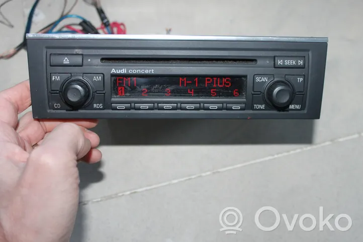 Audi A4 S4 B7 8E 8H Panel / Radioodtwarzacz CD/DVD/GPS 8E0035186D