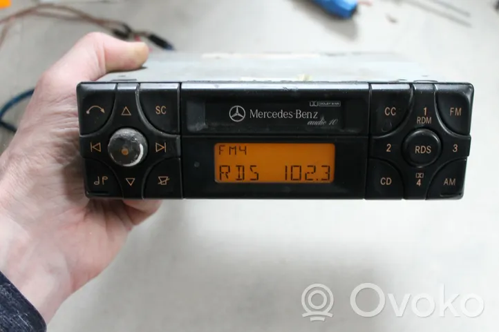 Mercedes-Benz E W210 Radio/CD/DVD/GPS-pääyksikkö A2108200986