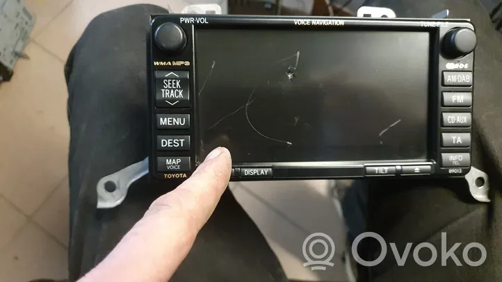 Toyota Avensis T270 Radio/CD/DVD/GPS-pääyksikkö 8612020A90