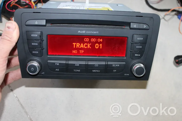 Audi A3 S3 8P Panel / Radioodtwarzacz CD/DVD/GPS 8P0035186P