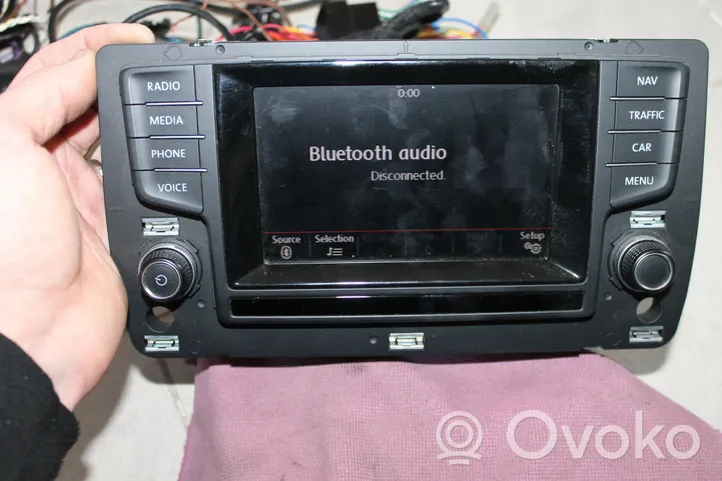 Volkswagen Golf VII Radio/CD/DVD/GPS head unit 5G0919605D