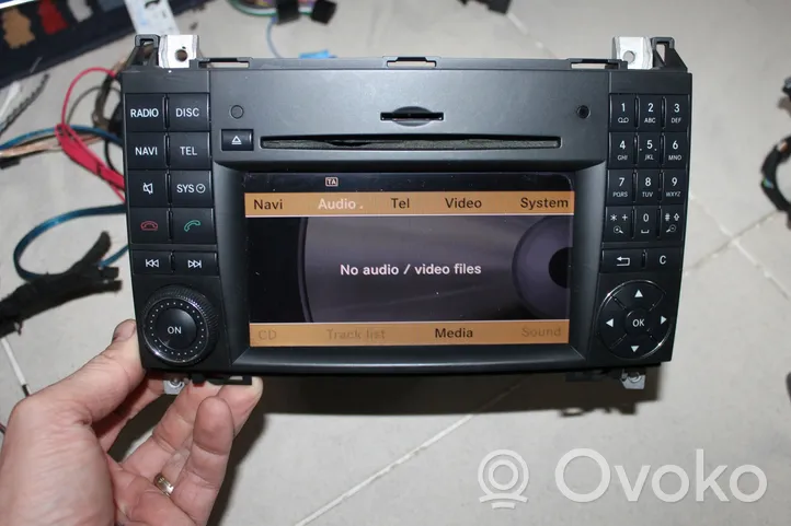 Mercedes-Benz Sprinter W906 Radio/CD/DVD/GPS-pääyksikkö A1698704994