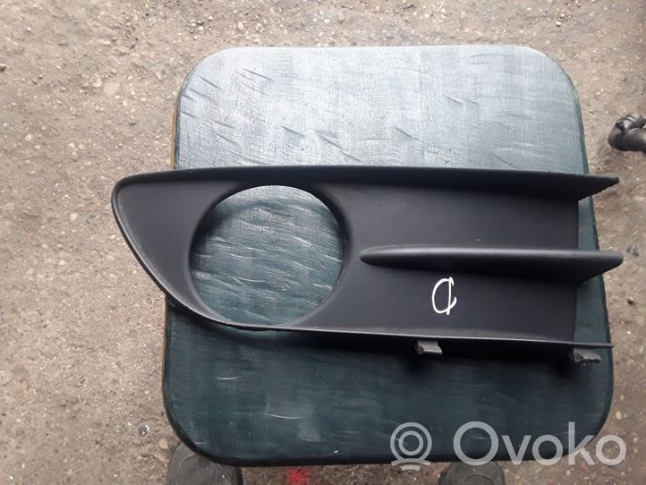 Renault Laguna II Grille antibrouillard avant 000009745