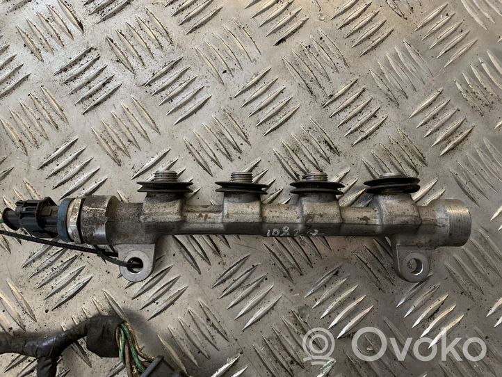 Renault Laguna III Listwa wtryskowa 0445216020