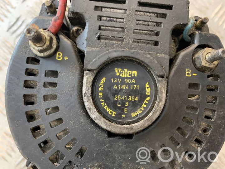 Renault 19 Alternator YV1653