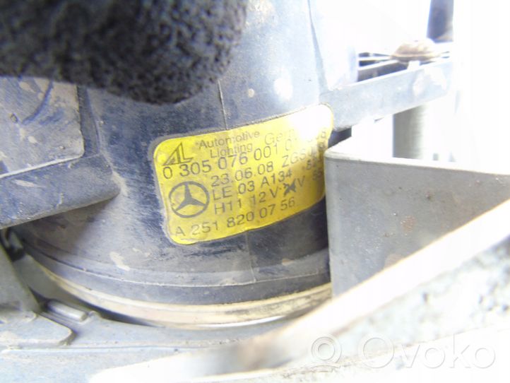 Mercedes-Benz CLS C219 Grille antibrouillard avant A2518200756