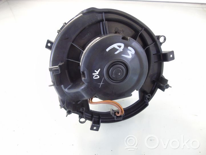 Audi A3 S3 8V Pečiuko ventiliatorius/ putikas 5Q2819021B