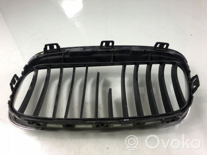 BMW 2 F46 Grille inférieure de pare-chocs avant 