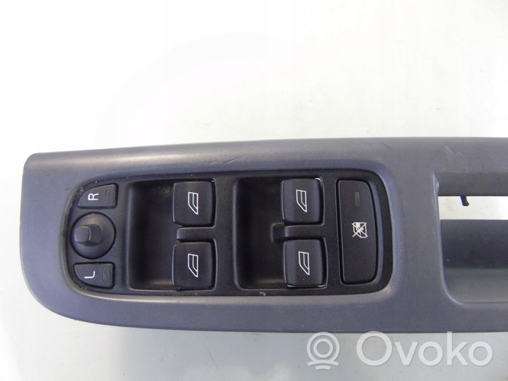 Volvo V50 Elektrinių langų jungtukas 8679473