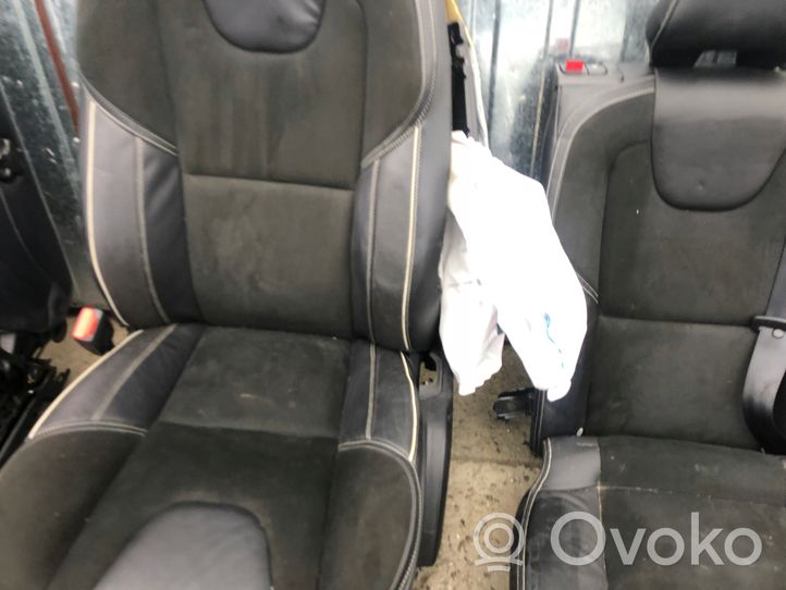 Volvo V40 Salono komplektas 