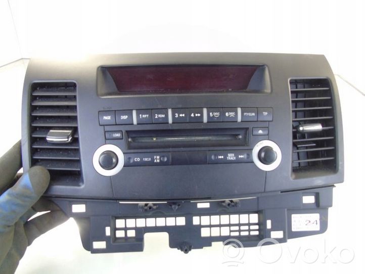 Mitsubishi Lancer VIII Radio/CD/DVD/GPS-pääyksikkö 