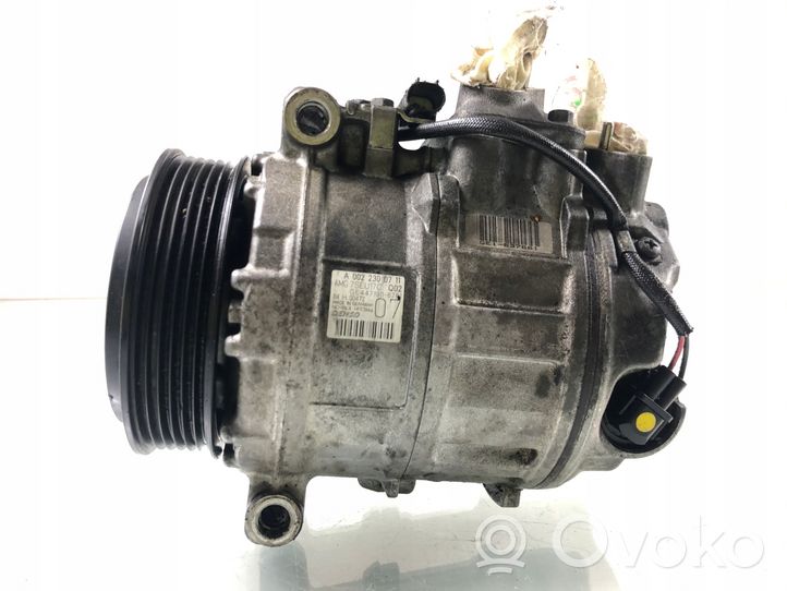 Mercedes-Benz CLS AMG C219 Ilmastointilaitteen kompressorin pumppu (A/C) a0022300711