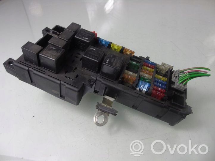 Mercedes-Benz CLK A208 C208 Module de fusibles 9452993