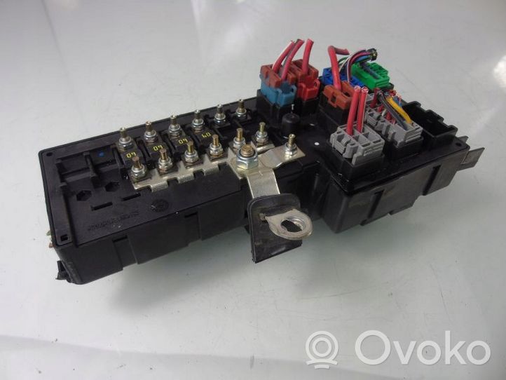 Mercedes-Benz CLK A208 C208 Module de fusibles 9452993