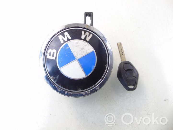 BMW 6 E63 E64 Spynelė galinio dangčio (išorėje) 7061327