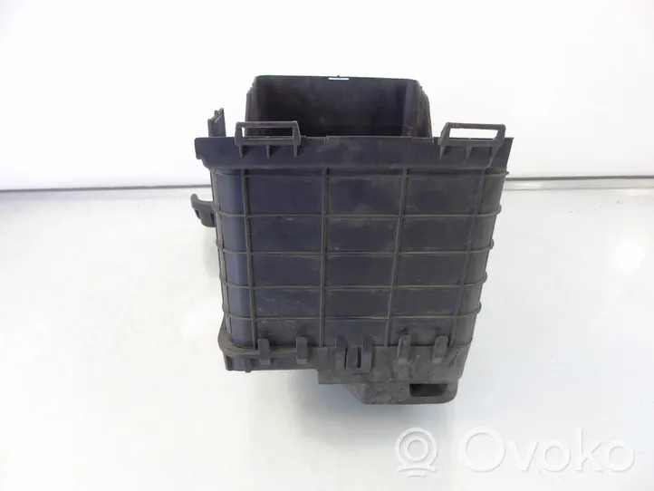 Volkswagen PASSAT B7 Vassoio scatola della batteria 1K0915333