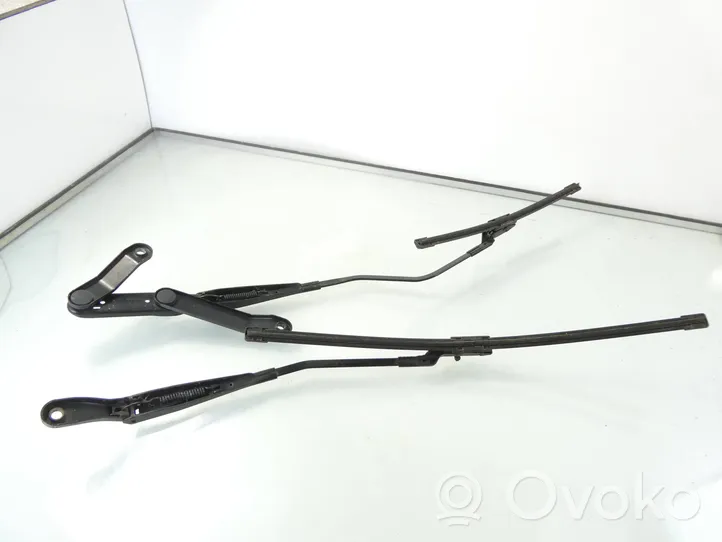 Renault Wind Front wiper blade arm 288806547R