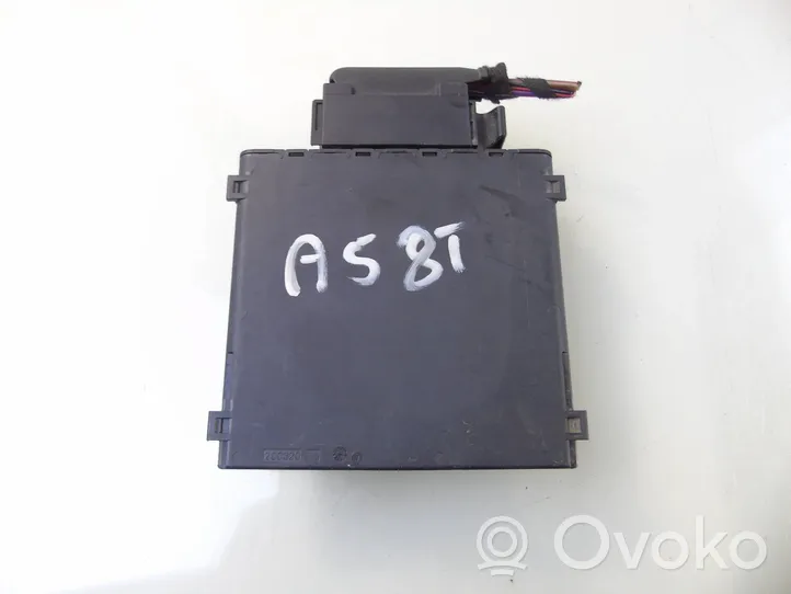 Audi A5 8T 8F Module convertisseur de tension 8K0959663B