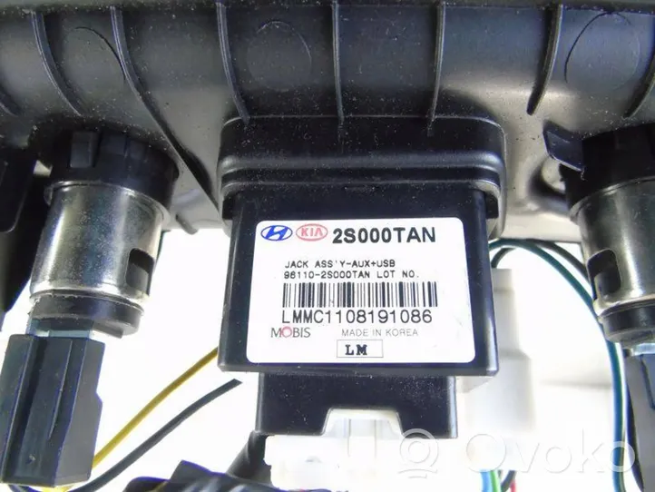 Hyundai ix35 Interruptor de calefacción del asiento 93310-2Y800