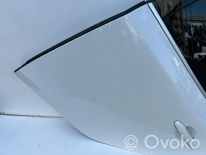 Volvo V40 Aizmugurējās durvis 