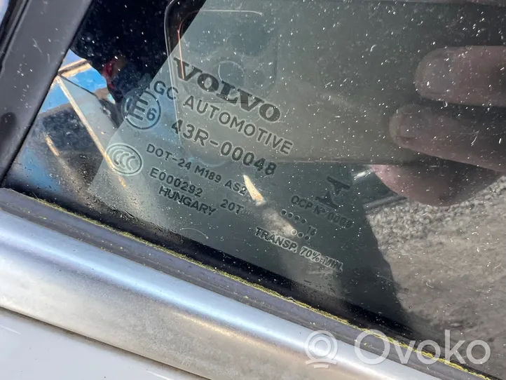 Volvo V40 Aizmugurējās durvis 