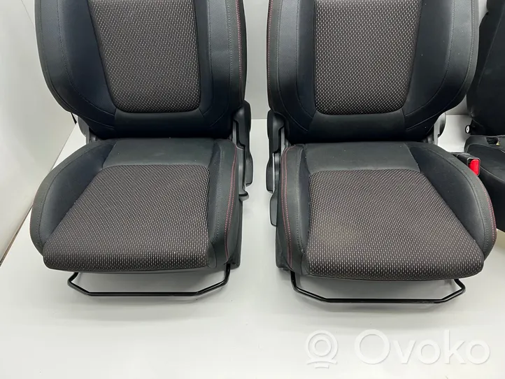 Suzuki Swift Fotele / Kanapa / Boczki / Komplet 