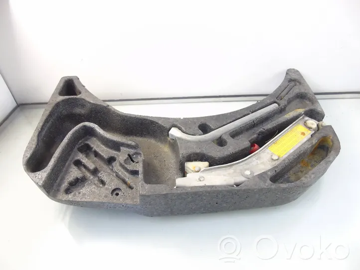 Audi A8 S8 D2 4D Set di attrezzi 4D0012123B