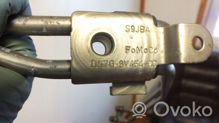 Ford Focus Coolant pipe/hose DS7G9V454CC