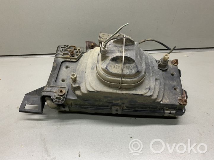 Volvo 740 Lampa przednia 1358944