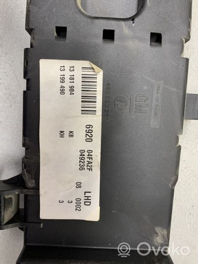 Opel Vectra C Module de fusibles 13199490