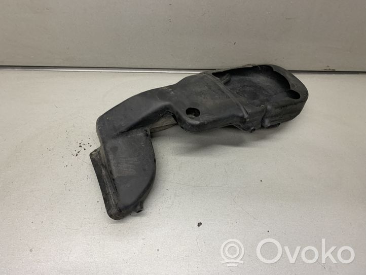 Volkswagen PASSAT B3 Parte del condotto di aspirazione dell'aria 357805961E