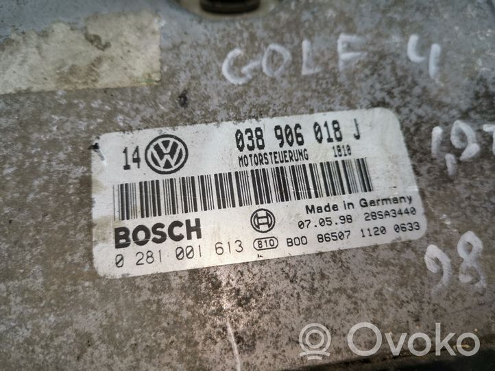 Volkswagen Golf IV Variklio valdymo blokas 038906018J